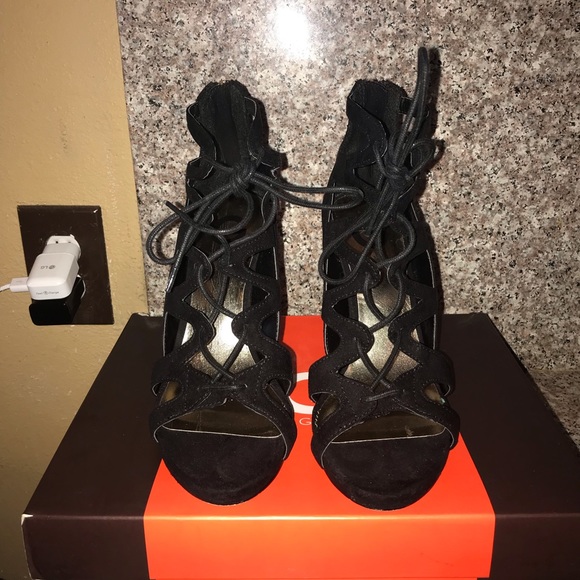 G by Guess Black Strappy Heels - Picture 2 of 3